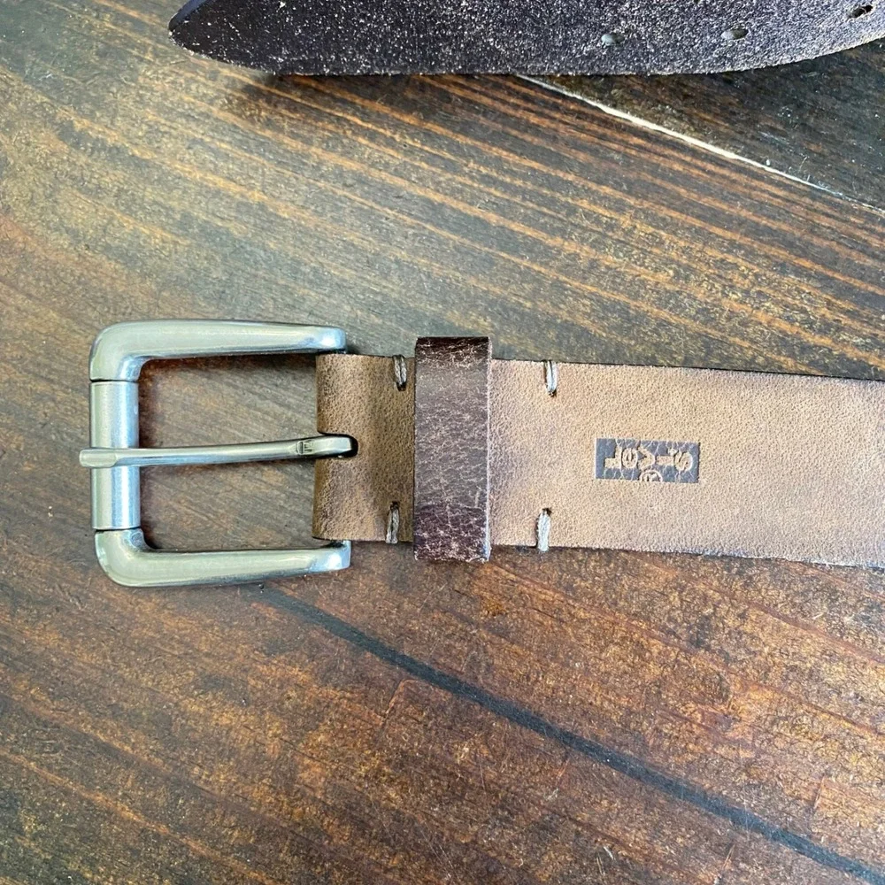 Levis Mens Brown Genuine Leather Distressed Casual Belt Silver Buckle 46